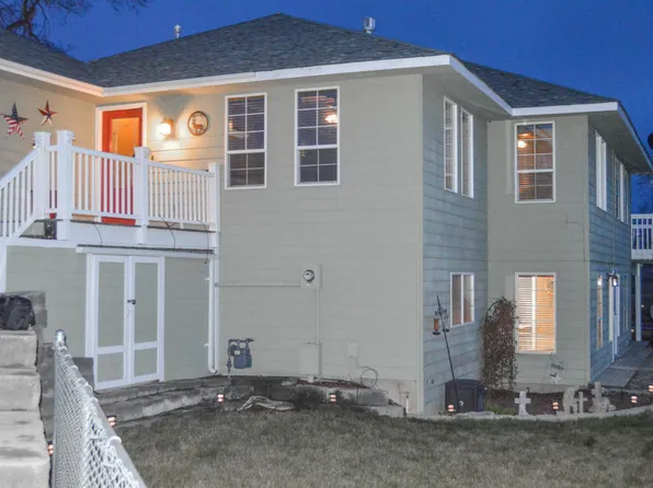 203 S 98th Ave, Yakima, WA 98908