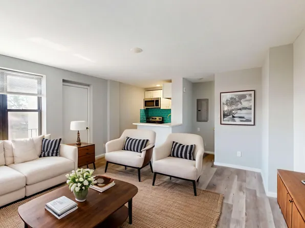 5450 Delmar Blvd #1, Saint Louis, MO 63112