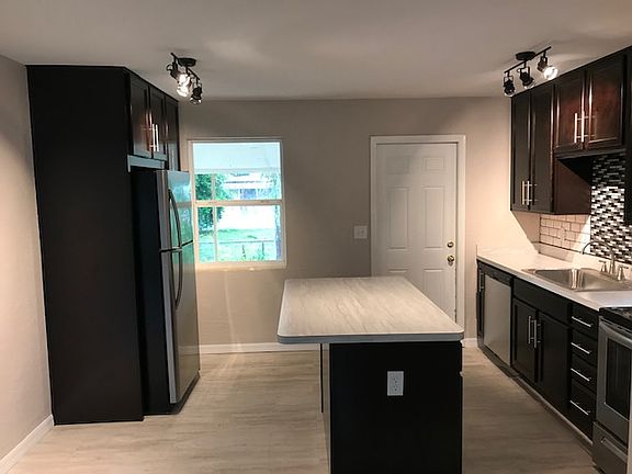 5th image of 93 McAlister Dr