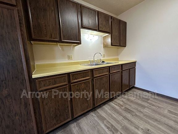 4th image of 1004 18th St #202