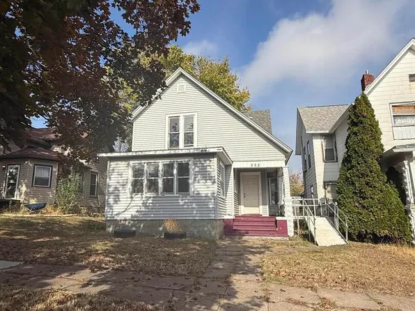 552 11th Ave S, Clinton, IA 52732