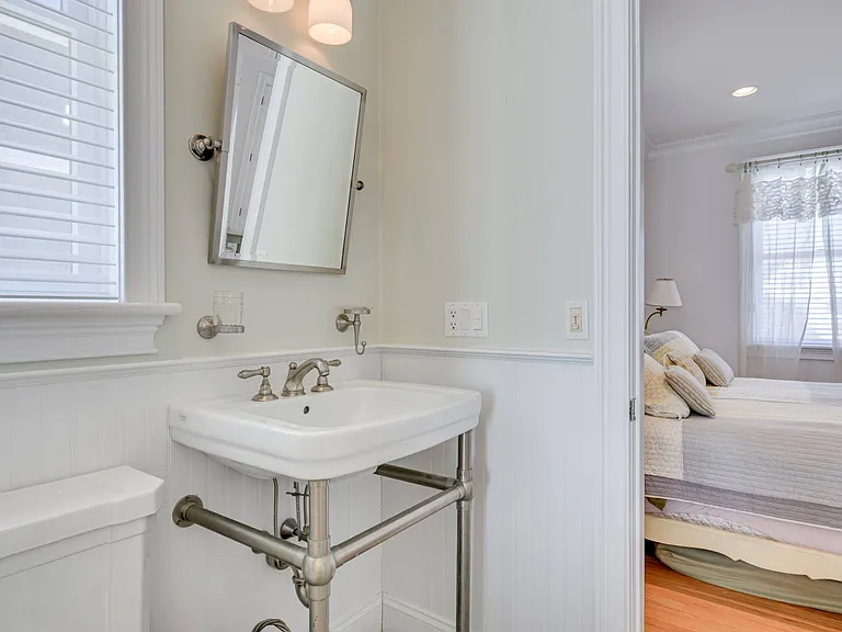 881 Dune Rd — Photo 22