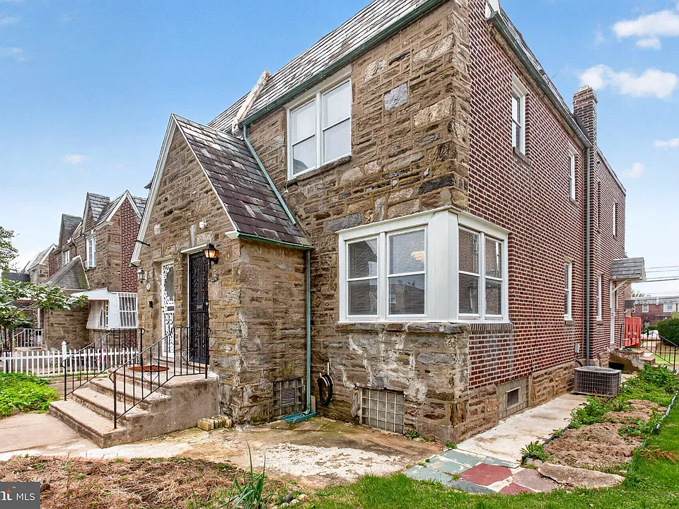 1104 Kerper St