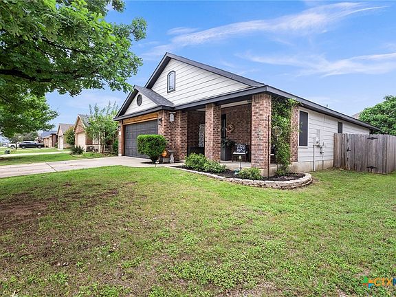 2nd image of 828 Starlight Dr