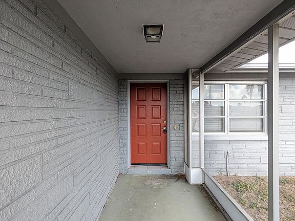 2nd image of 3737 Redwood Dr