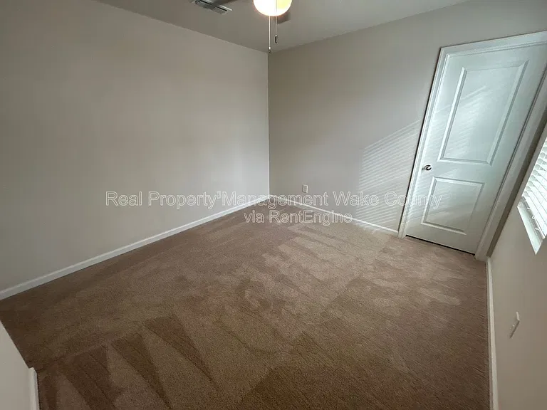 262 Hunting Wood Dr — Photo 16