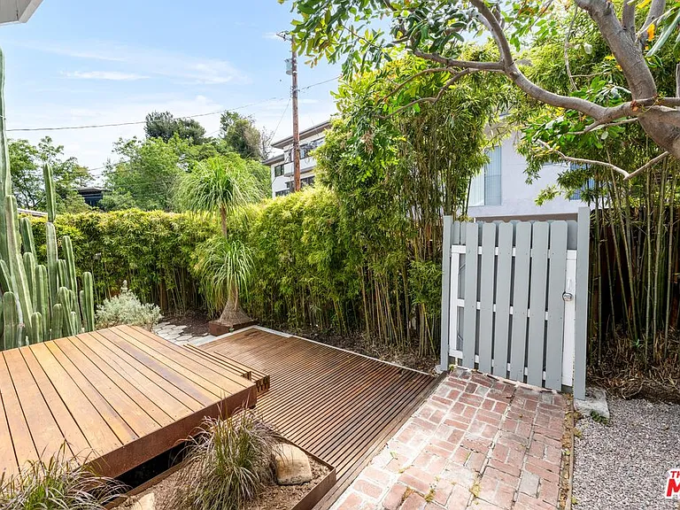 1843 Lucile Ave — Photo 3