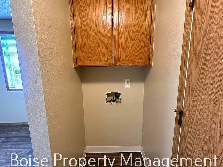 124 Delaware Ave — Photo 12
