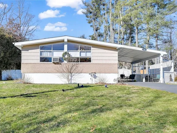 2 Gloria Court, New City, NY 10956