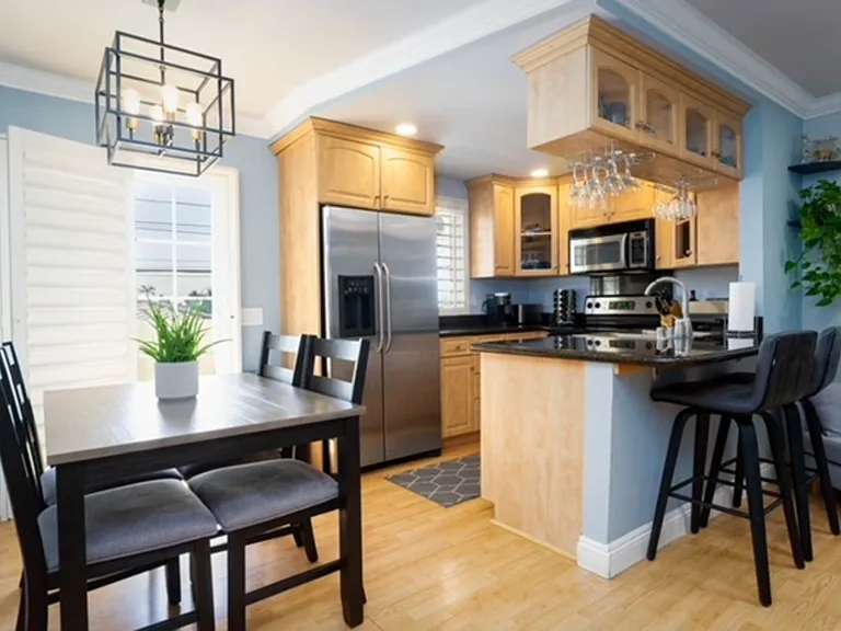 4411 Wilson Ave #7 — Photo 2