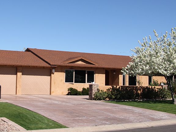 2nd image of 828 E Desert Park Ln