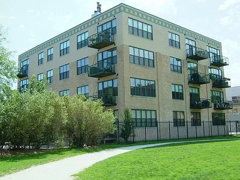 2512 N Bosworth Ave APT 201 photo 1