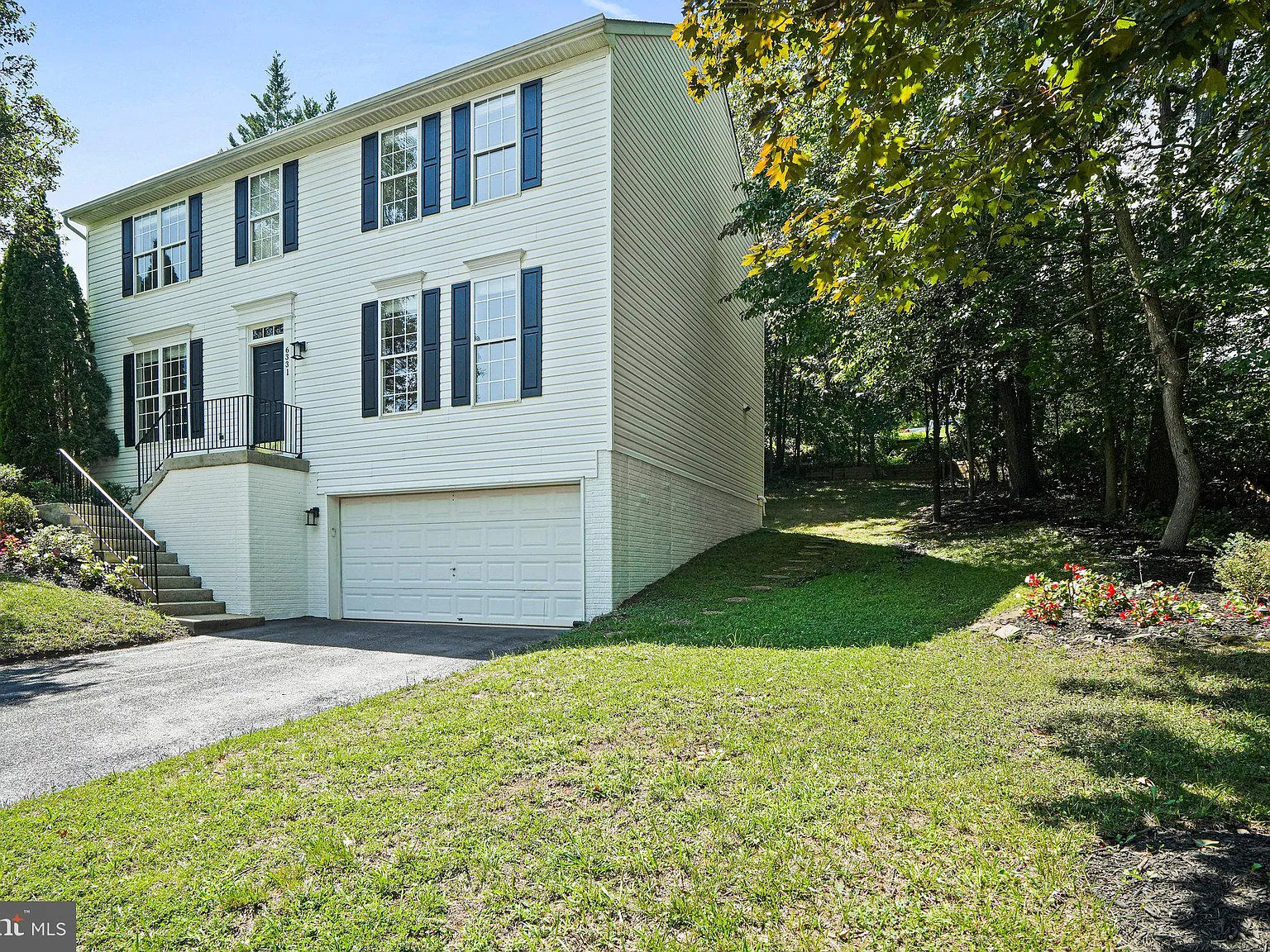 4 bed, 2.5 bath, 2884 sqft, $3,500 — Photo 1