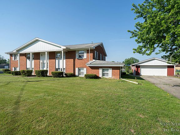 4th image of 3608-3610 Diamond Dr