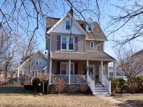 1st image of 2899 Evergreen Ave