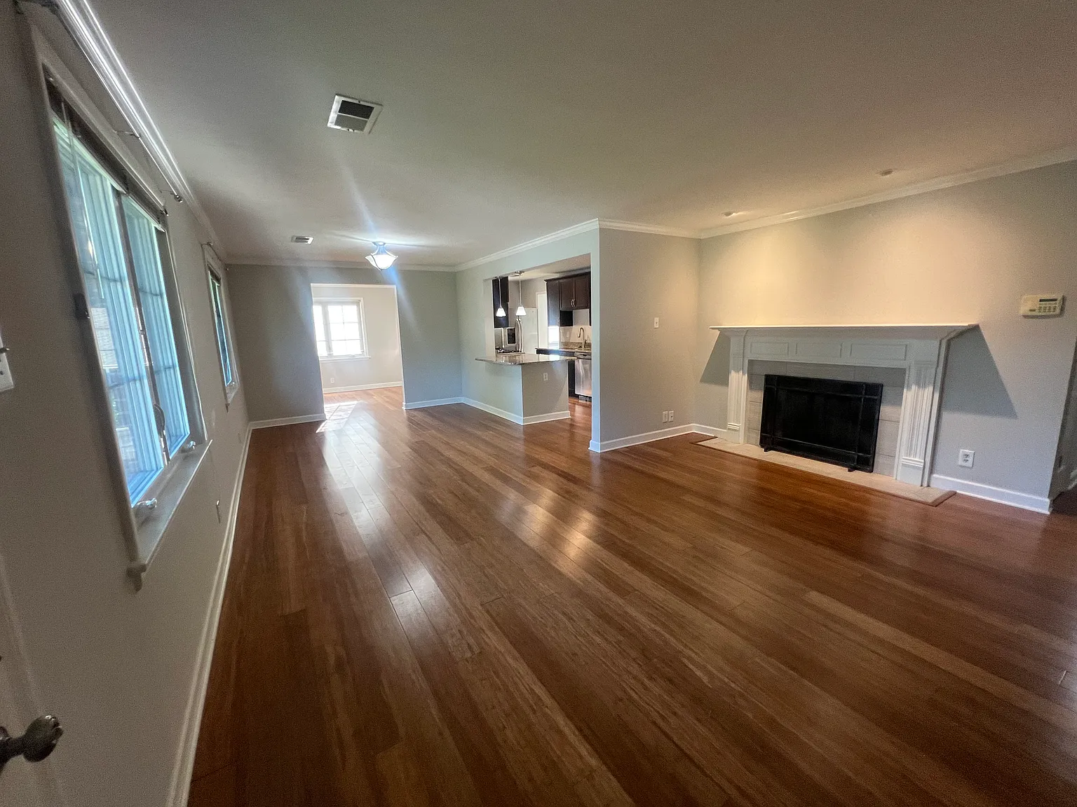 3 bed, 1640 sqft, $2,500 — Photo 2