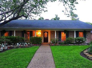 10606 Candlewood Dr, Houston, TX 77042