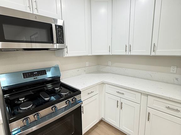 4th image of 1007 W 225th St #B