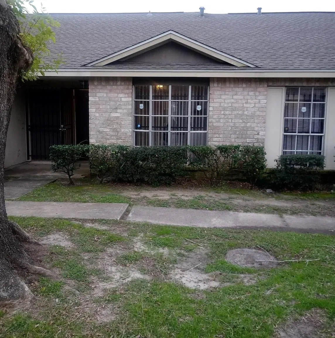 2 bed, 2.0 bath, 1172 sqft, $1,300 — Photo 1