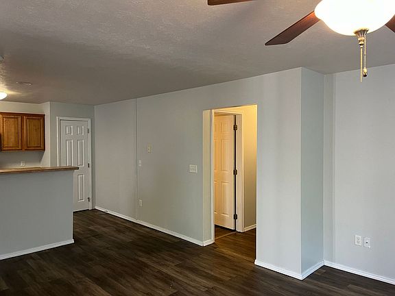 3rd image of 1205 Westwood Dr #A