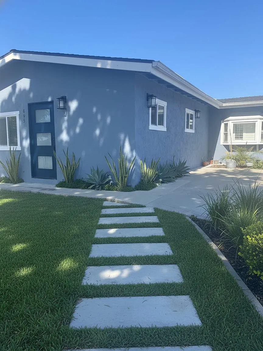895 Myra Ave — Photo 1