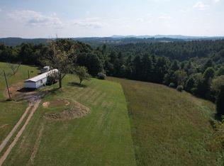 132 Lindale Ln, Woodlawn, VA 24381