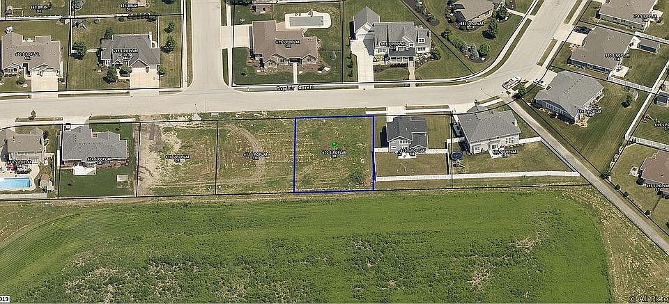 2nd image of 620 S Poplar Cir