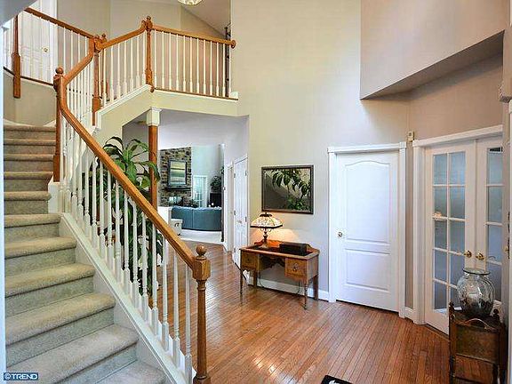 3rd image of 1305 Richmond Pl