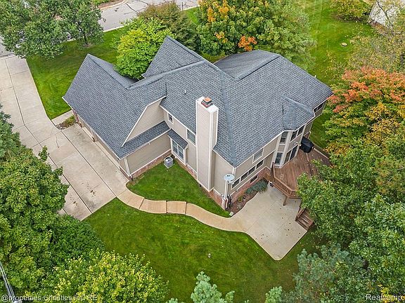 4th image of 6304 Pennington Dr