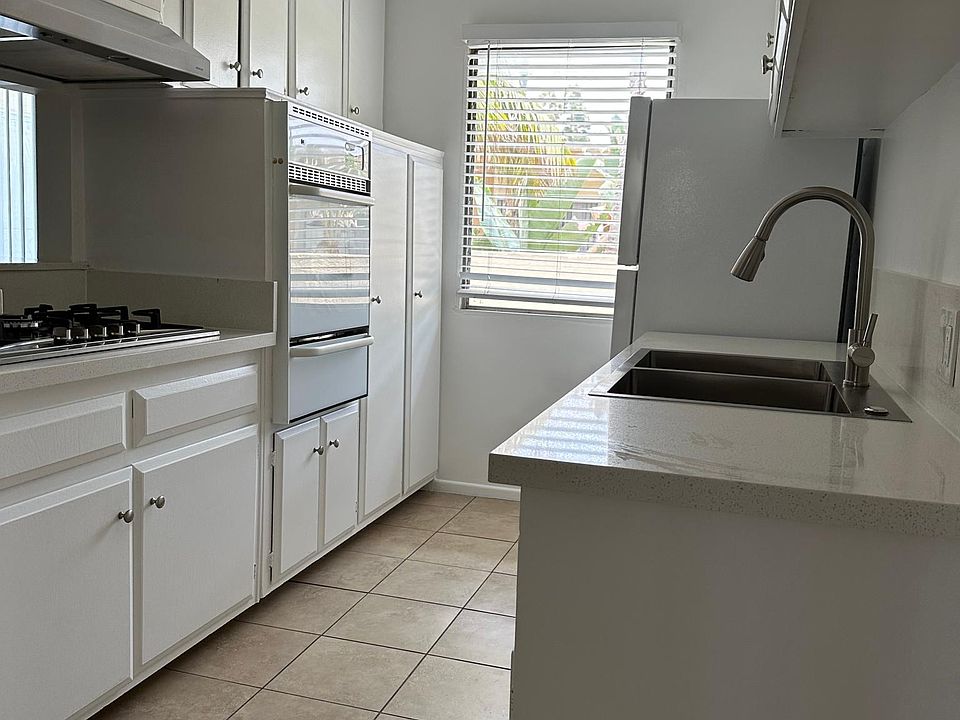 1st image of 10144 Culver Blvd #17