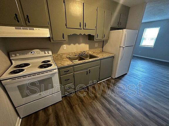 5th image of 4125 Sunset Ave APT J