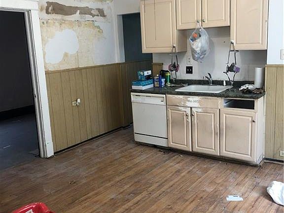 5th image of 4171 E 74th St