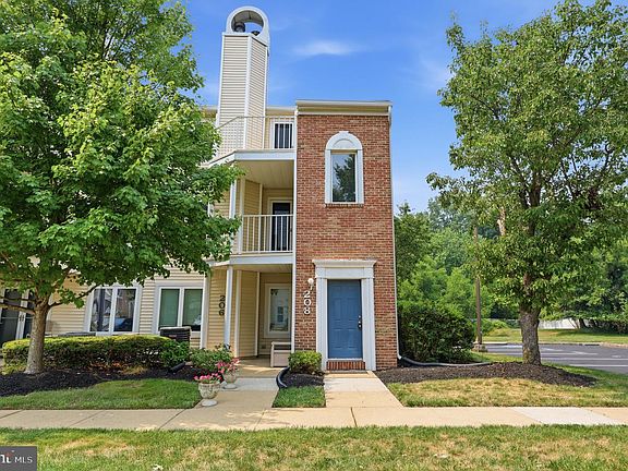 2nd image of 208 Devon Way