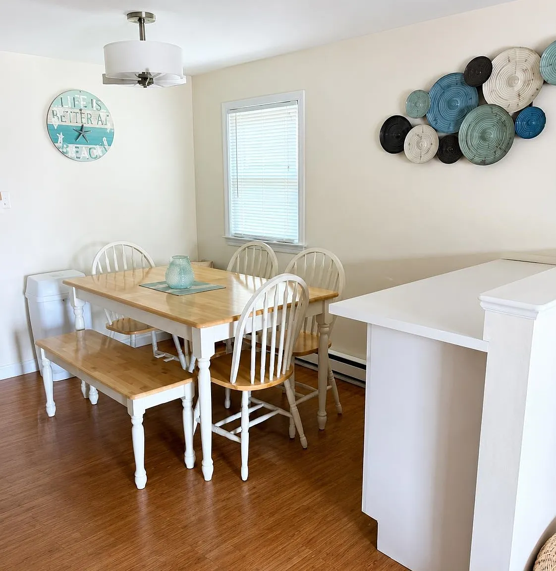 3 bed, 1.0 bath, 877 sqft, $2,350 — Photo 3