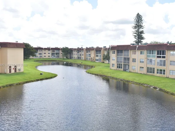 8861 Sunrise Lakes Blvd APT 305, Sunrise, FL 33322