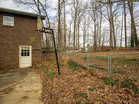 3rd image of 117 Beaver Pond Dr #3