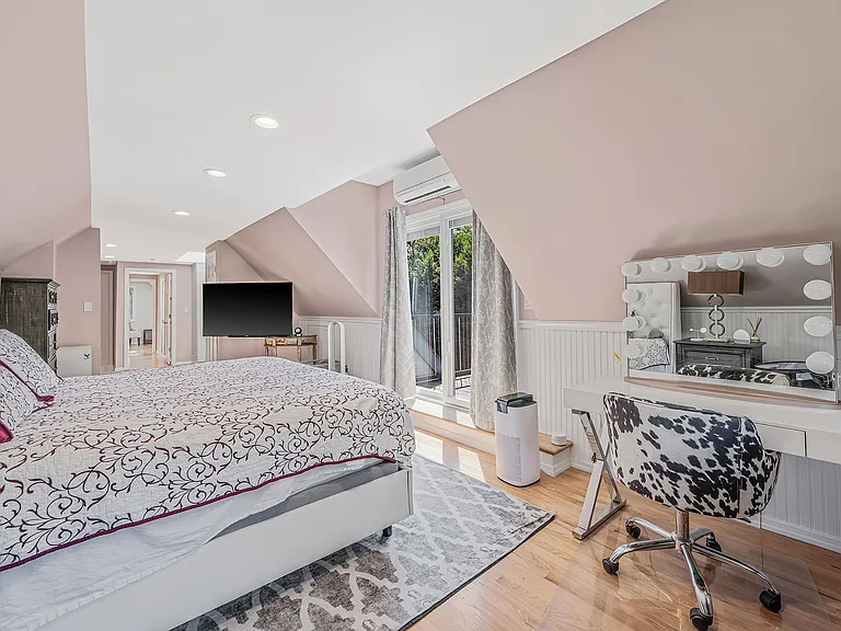 8 Paynes Ln — Photo 21