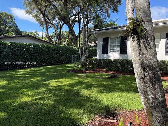 2nd image of 3618 Palmarito St #0