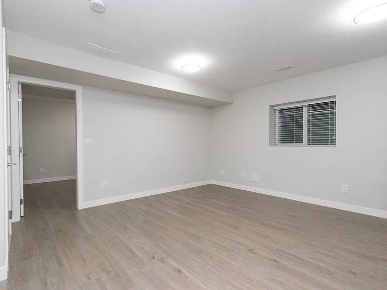 20280 82a Ave — Photo 11