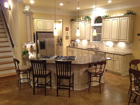 2nd image of 4557 W Woodlawn Cir