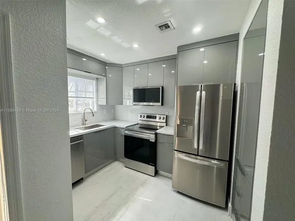 2014 NE 167th St #3-150, North Miami Beach, FL 33162