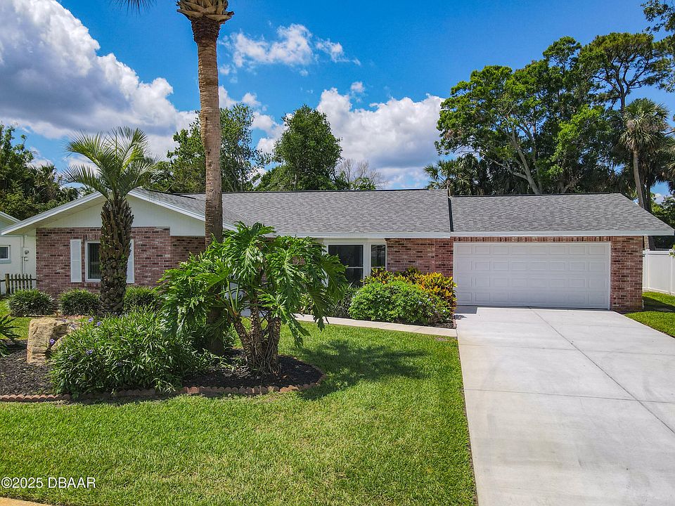 1st image of 832 Wildwood Cir