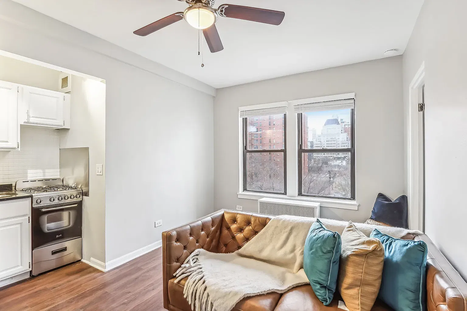 Studio, 1.0 bath, 343 sqft, $1,594 — Photo 3