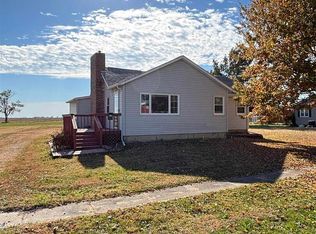 41 Main St, Carthage, IL 62321