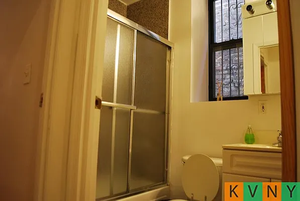 Rented by KVNY Soho | media 45