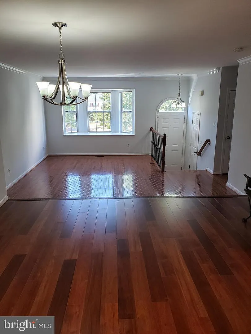 3 bed, 3.0 bath, 1584 sqft, $2,750 — Photo 3