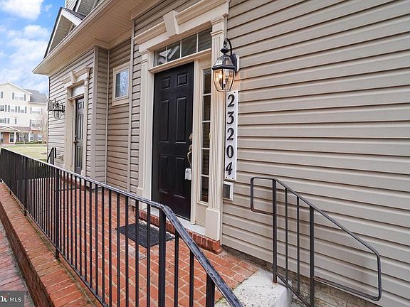 3rd image of 23204 Shaws Tavern Ct #2232