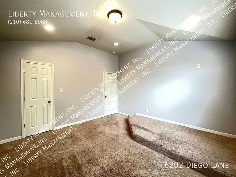 6202 Diego Ln — Photo 44