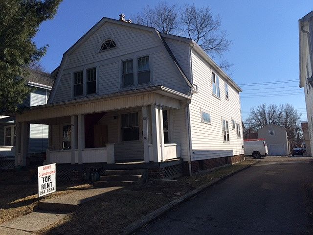 1st image of 89 W Lakeview Ave