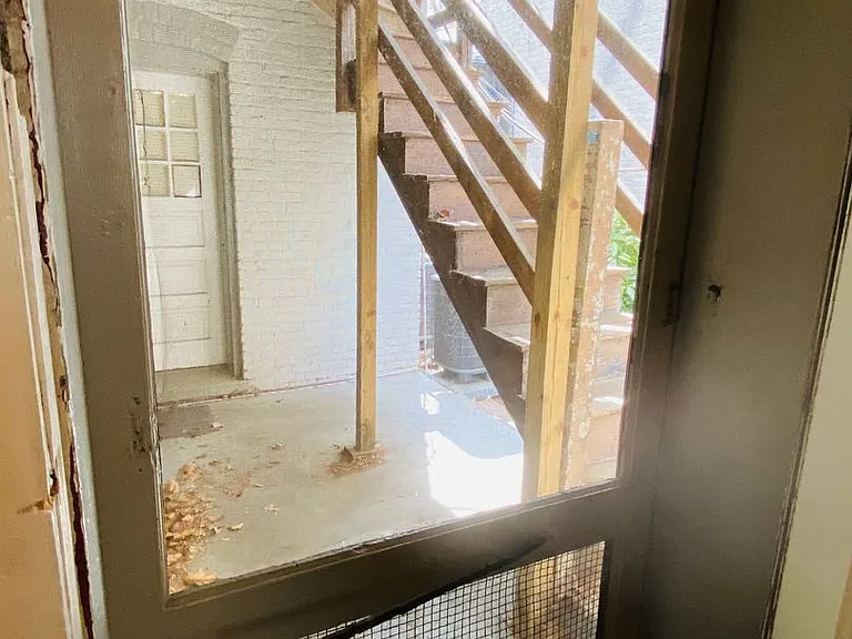2327 Floyd Avenue — Photo 25